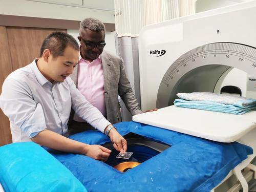 中國原創聚焦超聲治療設備首次成功出口墨西哥和尼日利亞